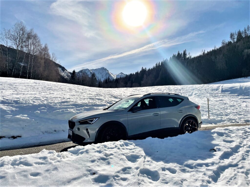 Wir fuhren mit dem CUPRA Fermentor VZ5 durch die Steiermark (hier Schladming) und Tirol