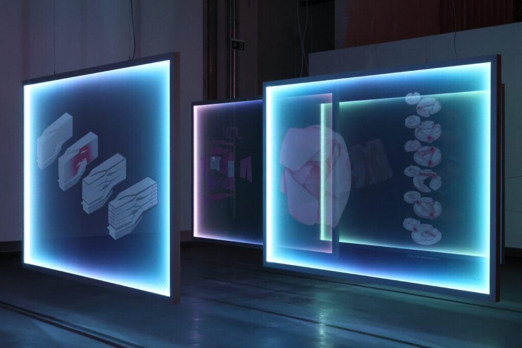 Ausstellung im Dornbirner Lichtforum: Durch die variierenden Licht- und Farbszenarien der „schwebenden“ Lichtbilder (3 auf 2 Meter) hat man das Gefühl, in die Designprozesse von UNStudio einzutauchen