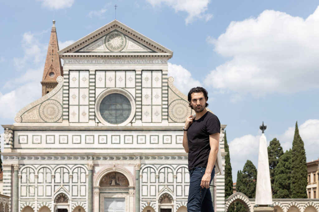 Jonathan Tetelman in Florenz (Foto: Lorenzo Michelini für OOOM)