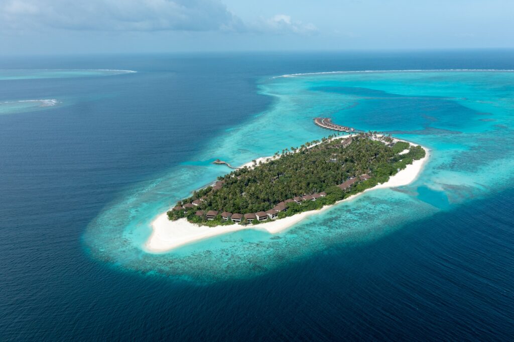Das Avani+ Resort auf der Malediven-Insel Fares