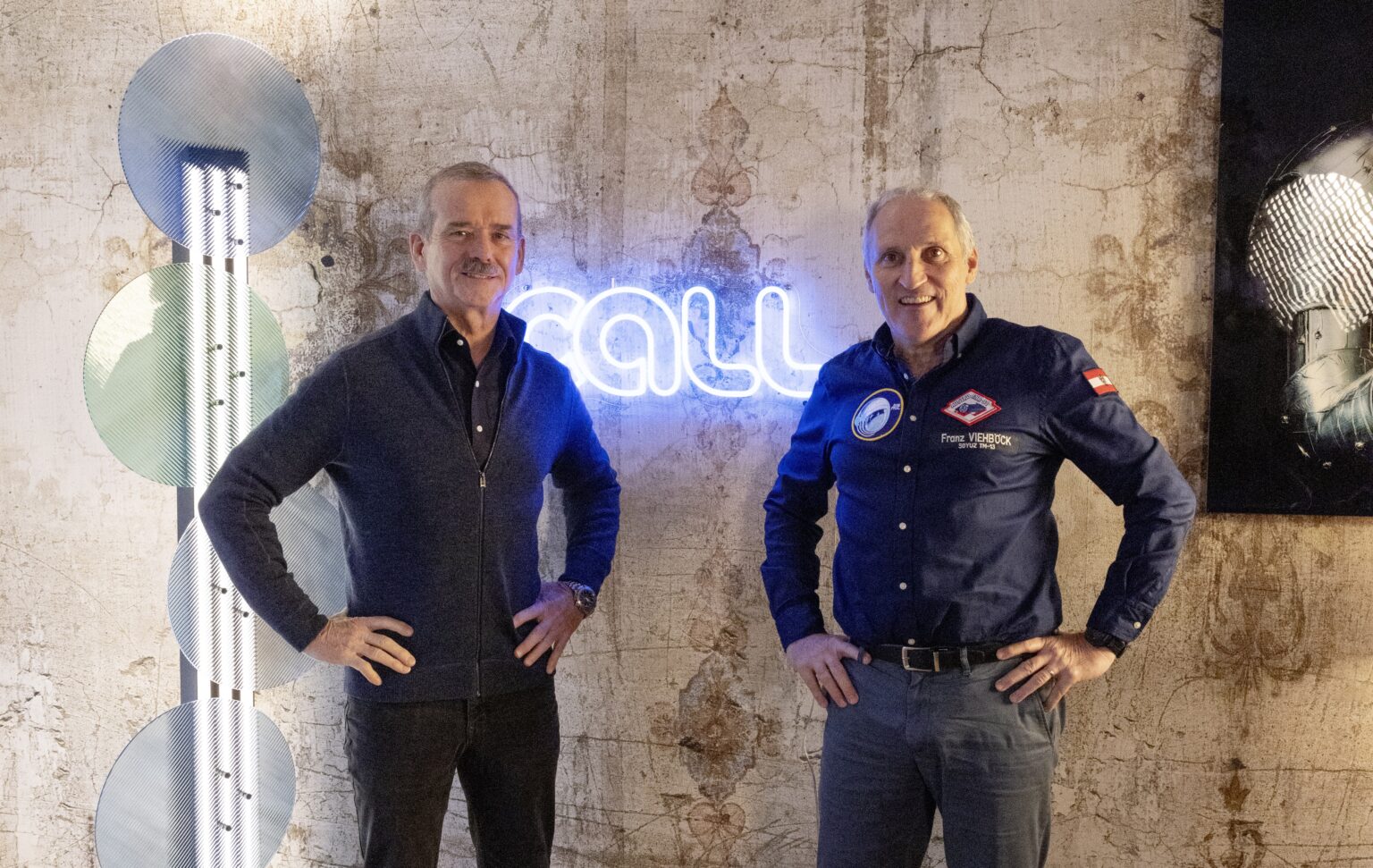 Die Astronauten Chris Hadfield und Franz Viehböck im CALL Studio (Foto: CALL Magazine/Roland Unger)