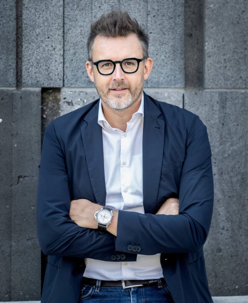 Harald Hölzl, Managing Director von Kia Austria, forciert in Österreich mit den neuen Modellen der 1944 gegründeteten Automarke die Elektromobilität (Foto: Kia)