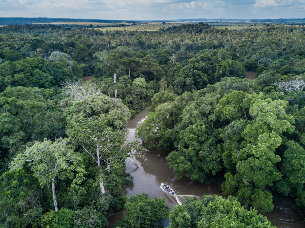 Bootsfahrt am Lekoli-Fluss (Foto: Scott Ramsey/Kamba)