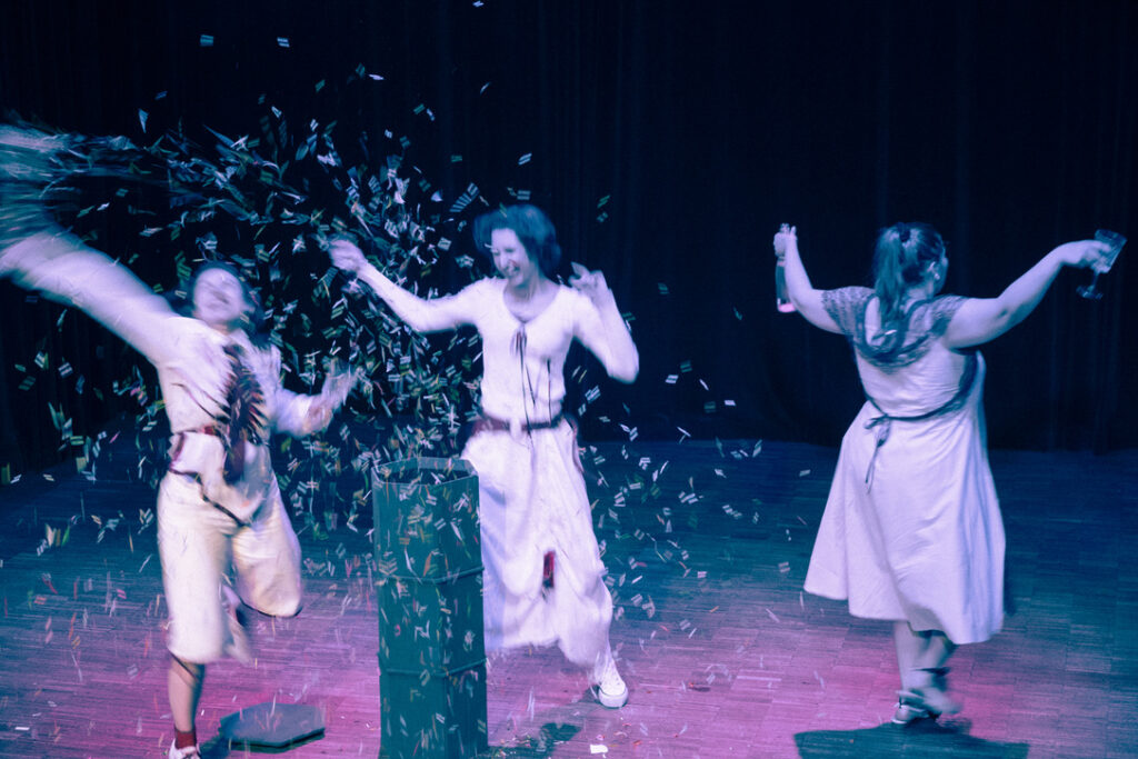 Umjubelte Aufführung: Luna Project (Foto: Elena Bieda)