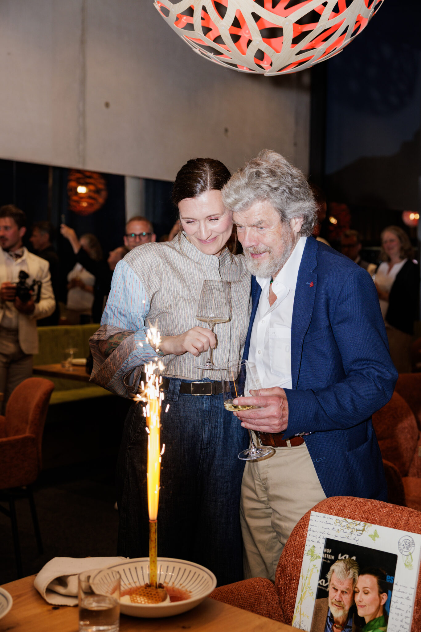 Diane und Reinhold Messner feiern ihren 5. Hochzeitstag am Eröffnungsabend des CALL Film Festivals in 2.000 Meter Seehöhe