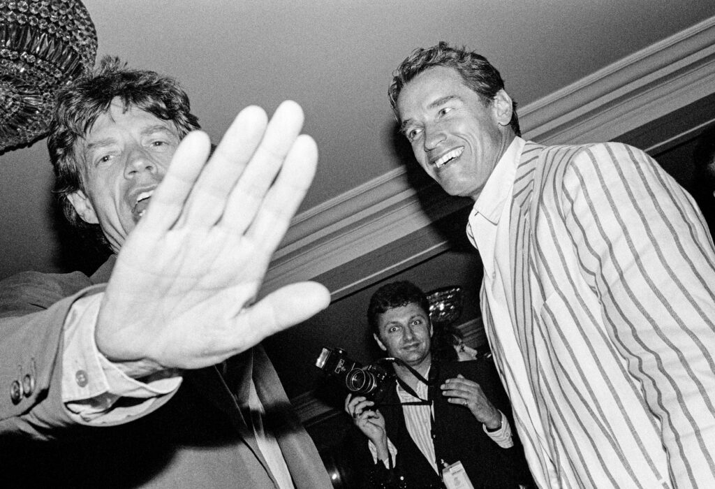 Mit Mick Jagger, Hotel du Cap, Antibes, 1990 (Foto: Jean Pigozzi/TASCHEN)