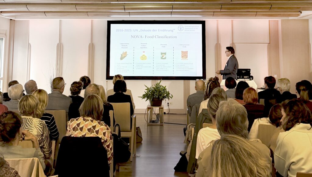 Prim. Univ.-Prof. Dr. Ludwig Kramer bei One Health in Marienkron (Foto: Marienkron)