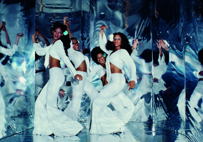 „Purer Sex auf der Bühne“: Sister Sledge (Bild: TASCHEN-Verlag/Jim Houghton)